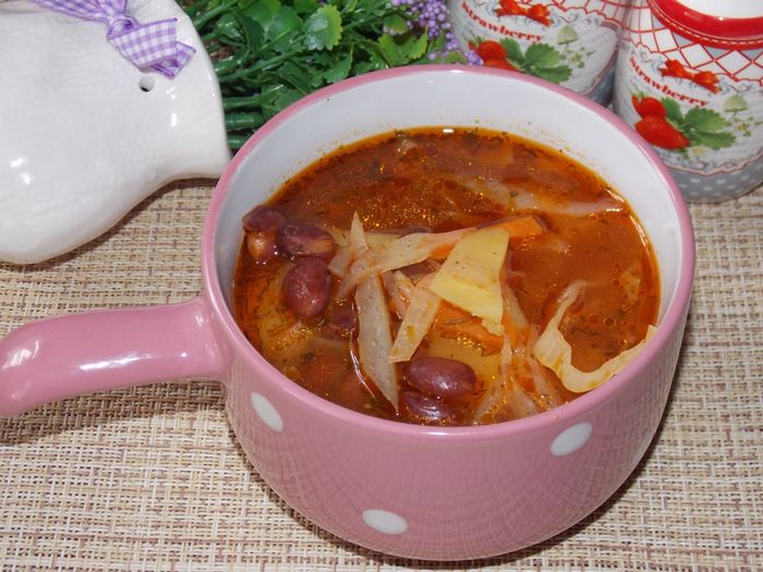 Пісні щі з квасолею в мультиварці